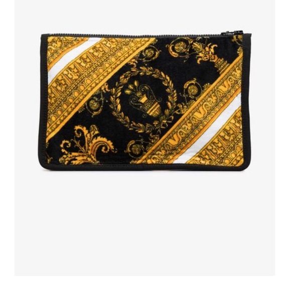 Versace - Picture 2 of 8